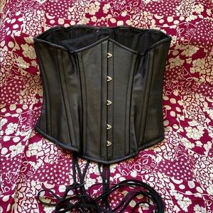 FLASH SALE⭐️Underbust Black Leather Laceup Corset!